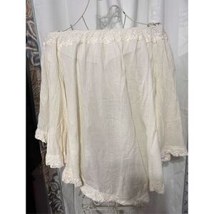 NEW WITH TAGS FREE THE ROSES WOMEN OFF SHOULDER WHITE/cream BEAUTIFUL BLOUSE siz